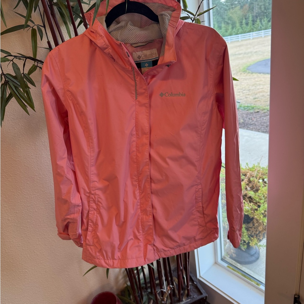 Columbia woman’s Pink Hooded Raincoat
